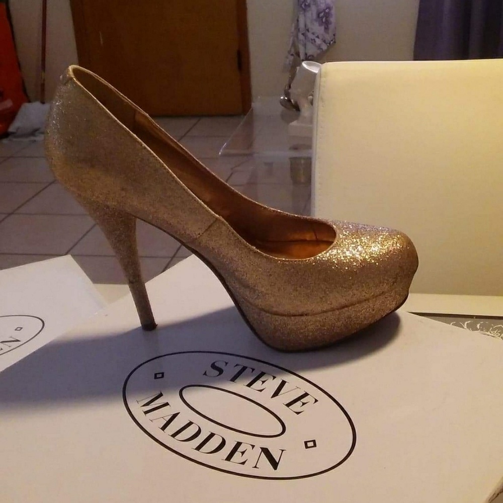 Steve Madden Stilettos size 8.5